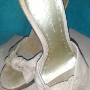 Elegant Cream Women's Shoes